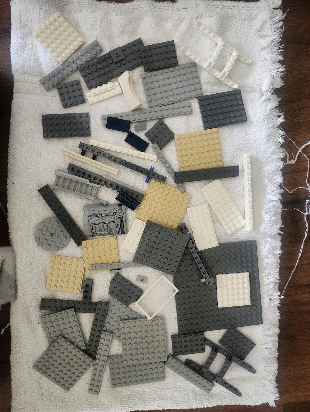 Authentic Lego Lot of Mostly Grey, White & Tan Building Bricks Weighing 1.14 1b - Picture 5 of 7